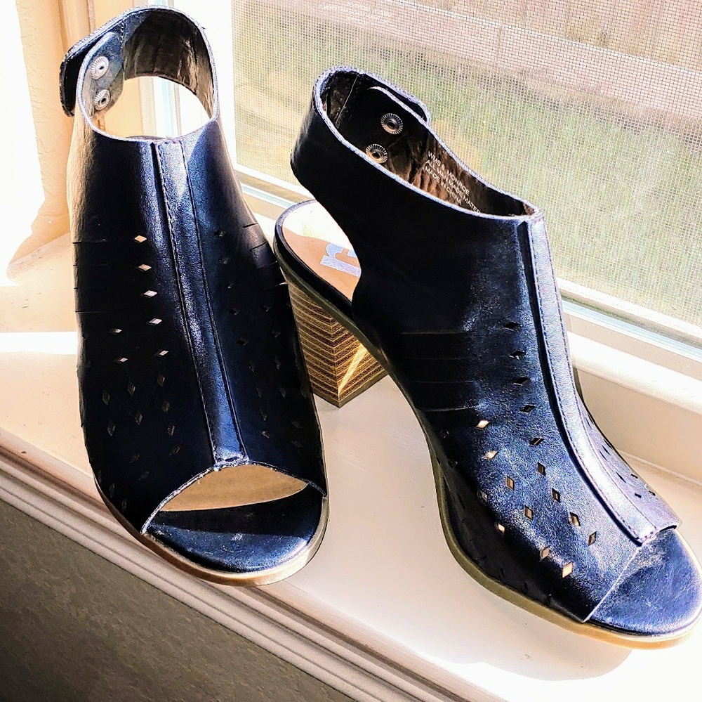 Black Peeptoed Heeled Ankle Boots